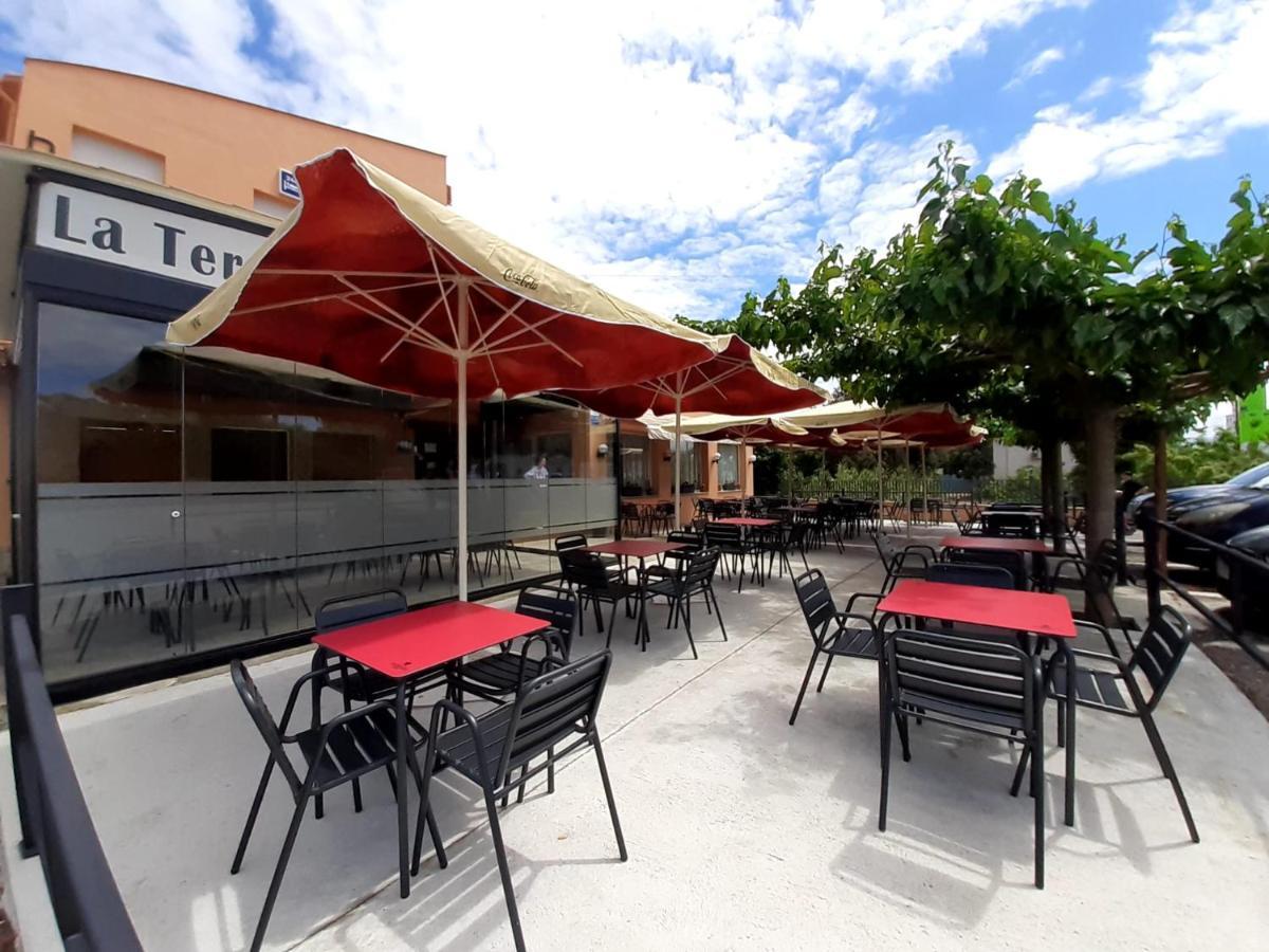 Hostal Mas Ferrer Cornellá de Terri Eksteriør billede