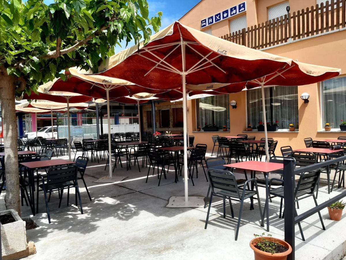 Hostal Mas Ferrer Cornellá de Terri Eksteriør billede