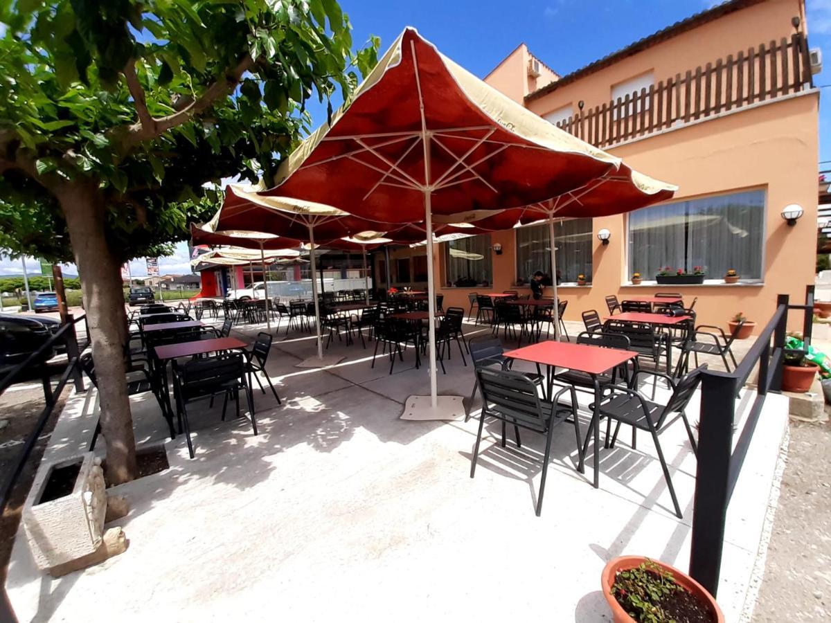 Hostal Mas Ferrer Cornellá de Terri Eksteriør billede