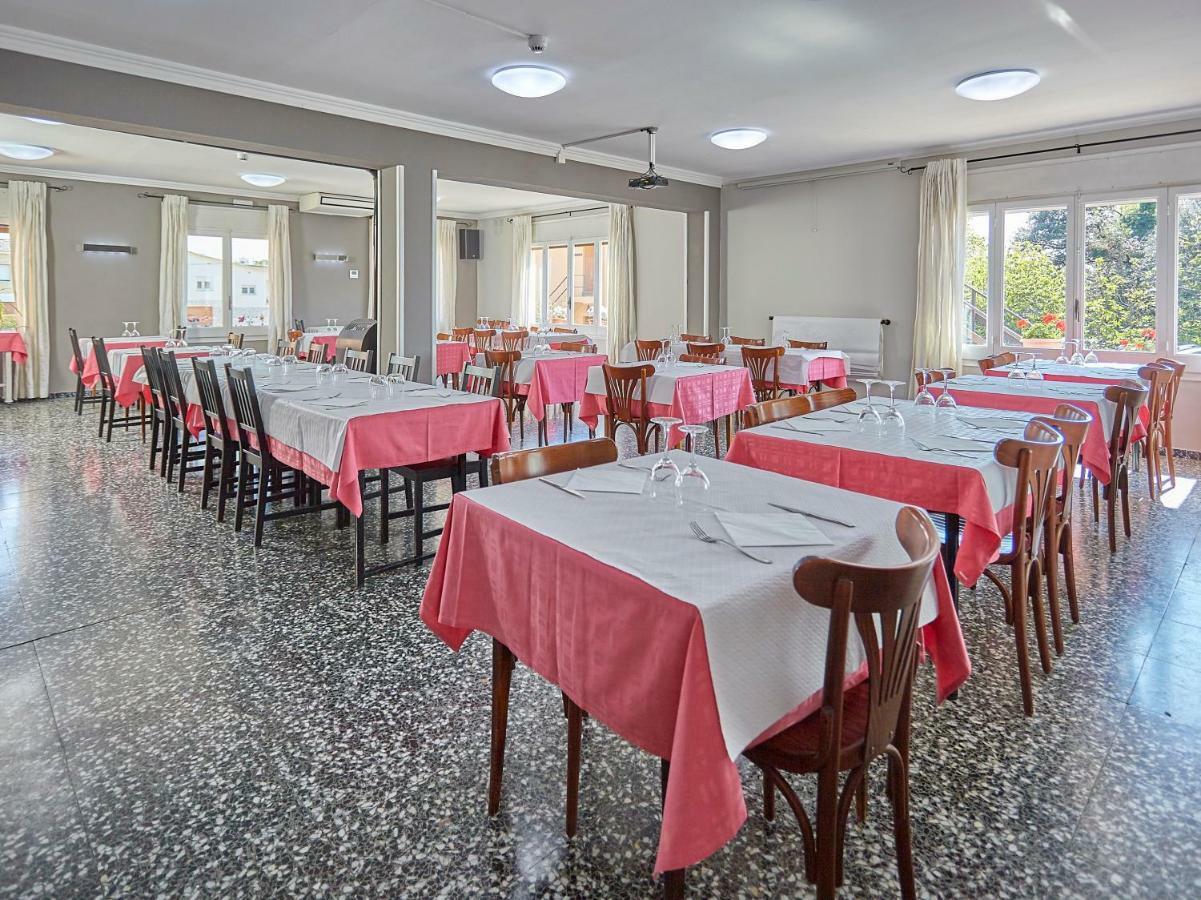 Hostal Mas Ferrer Cornellá de Terri Eksteriør billede