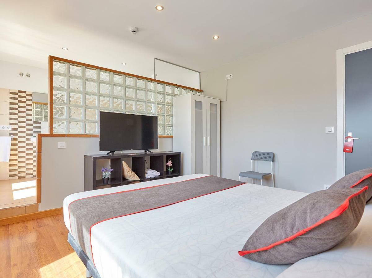 Hostal Mas Ferrer Cornellá de Terri Eksteriør billede
