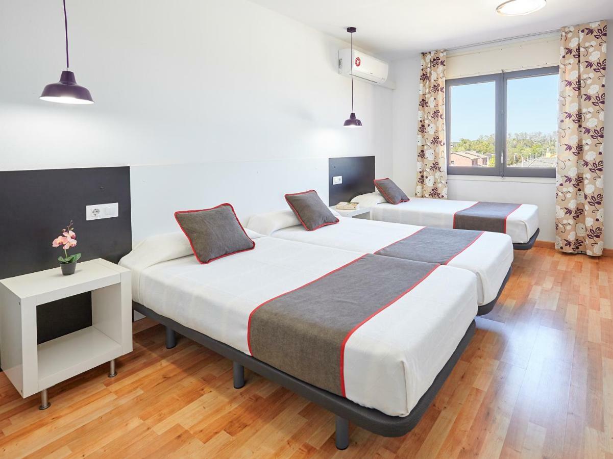 Hostal Mas Ferrer Cornellá de Terri Eksteriør billede