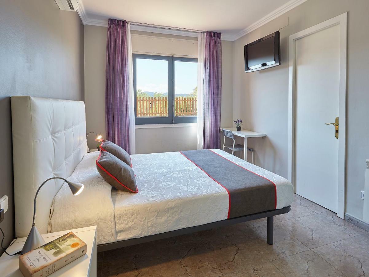 Hostal Mas Ferrer Cornellá de Terri Eksteriør billede