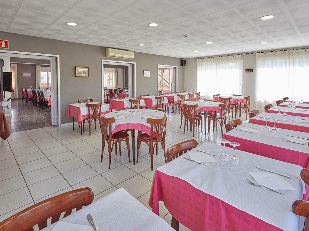 Hostal Mas Ferrer Cornellá de Terri Eksteriør billede