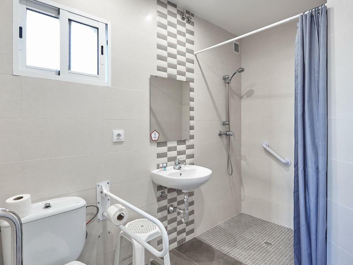 Hostal Mas Ferrer Cornellá de Terri Eksteriør billede
